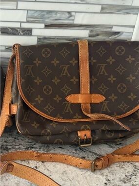 Louis Vuitton Saumur 30